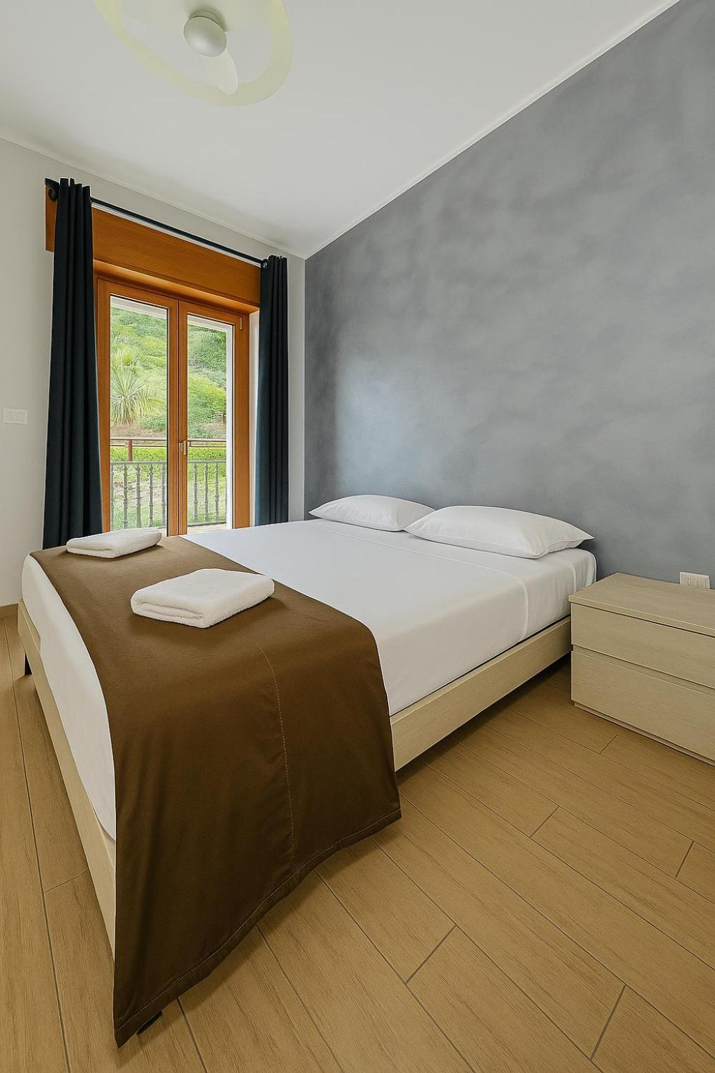 Etnapartment 3 *